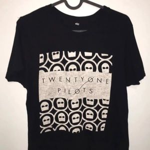 Medium twenty one pilots t-shirt